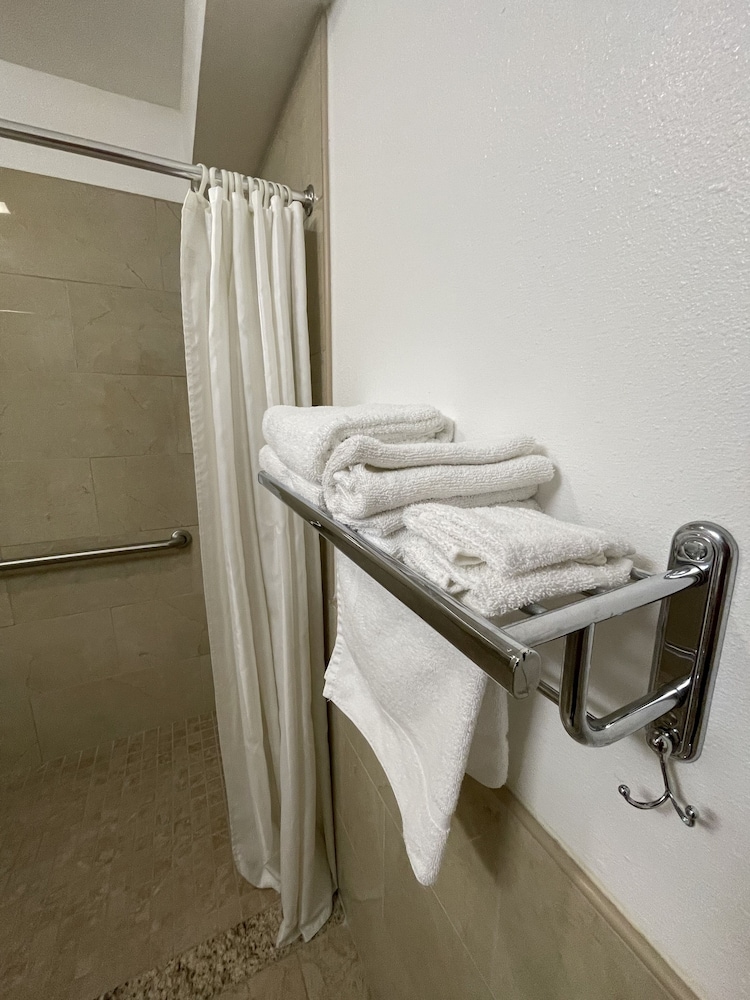 Chino Motel, Billede 2