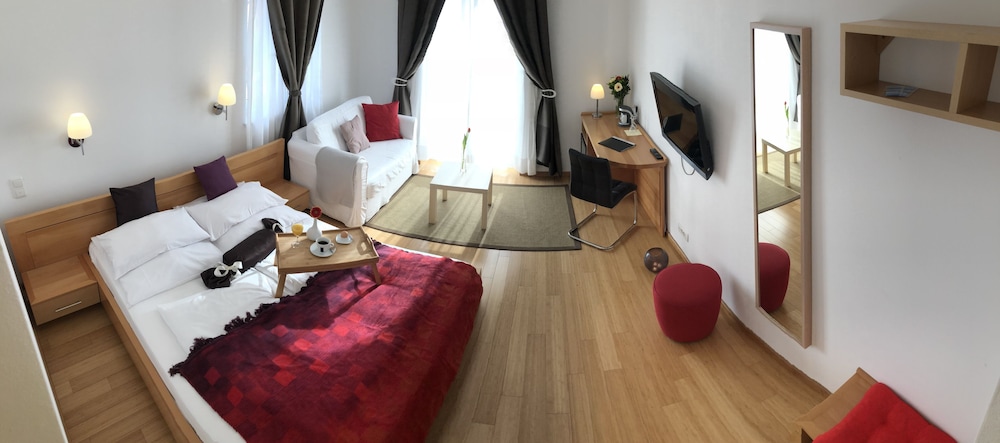 Classic Double Room, Garden View photo 2