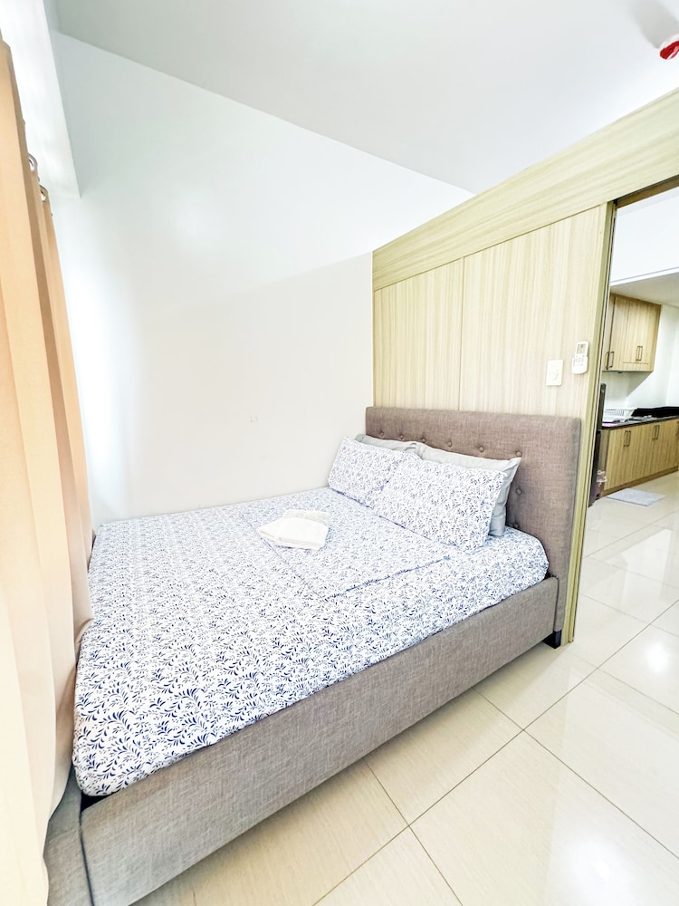 Comfort Condo, 1 Bedroom, Balcony, Pool View photo 3