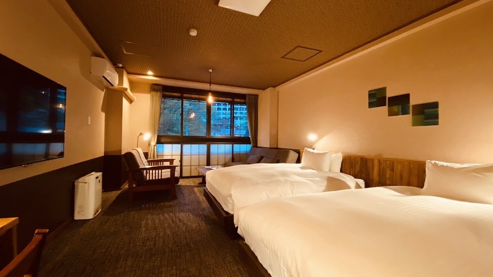 Twin Room with Shower- Non-Smoking photo 1