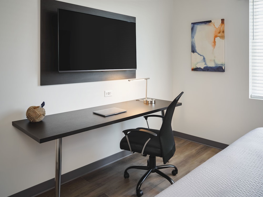 Standard Suite, 1 King Bed with Sofa bed photo 3