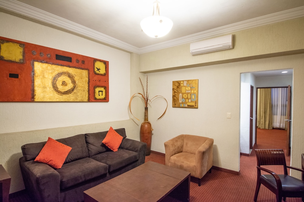 Exclusive Studio Suite photo 1
