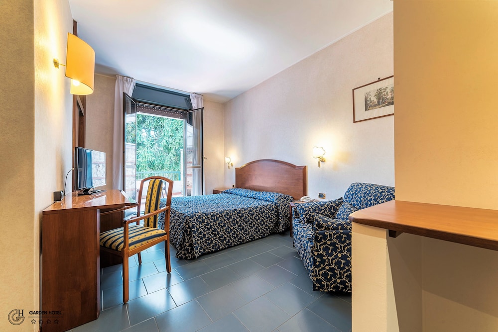 Double or Twin Room - Photo 9