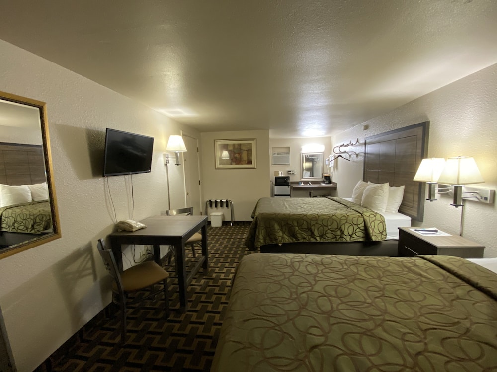 Standard Room, 2 Queen Beds, Non Smoking