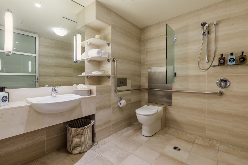 Standard Room (Watsons King Room) thumbnail 5