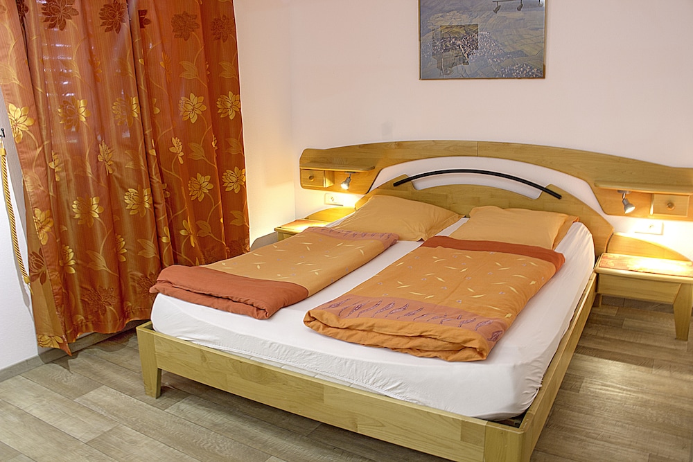 Double Room - Photo 11