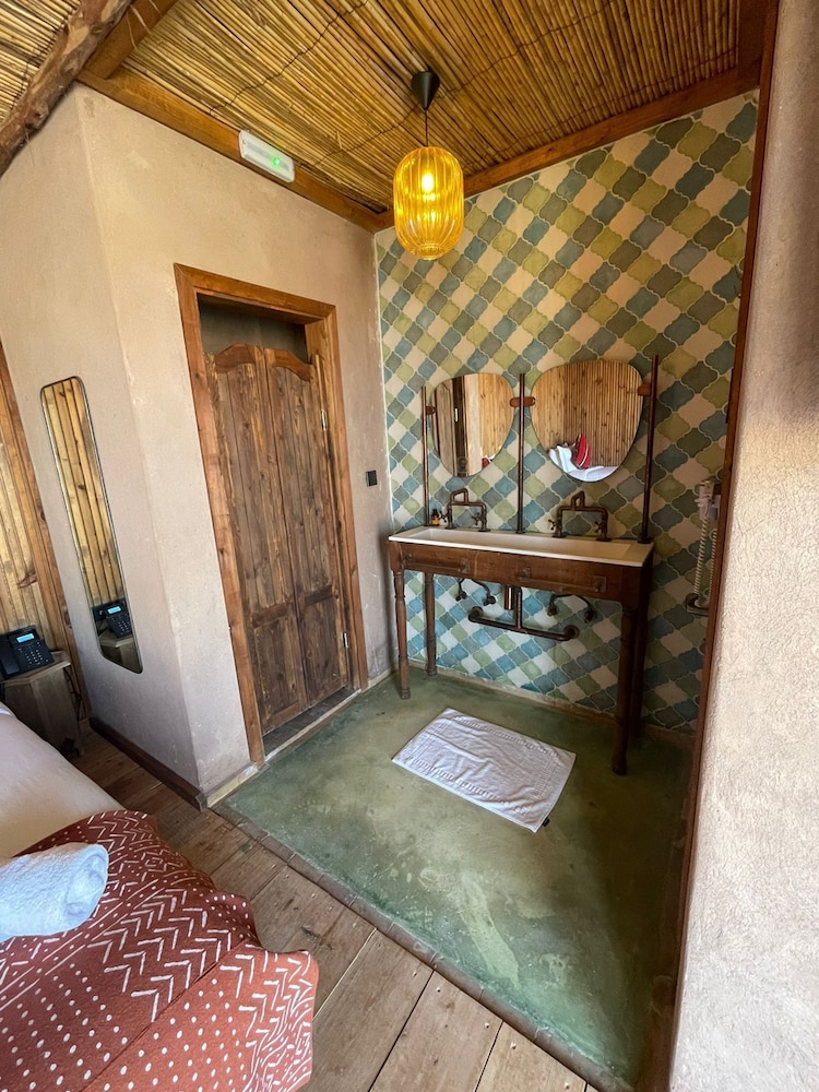 Deluxe Bungalow - Photo 3
