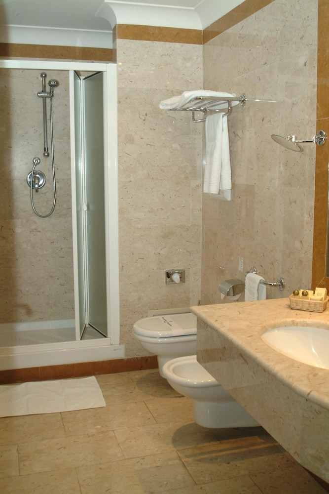 Classic Double Room - Photo 4