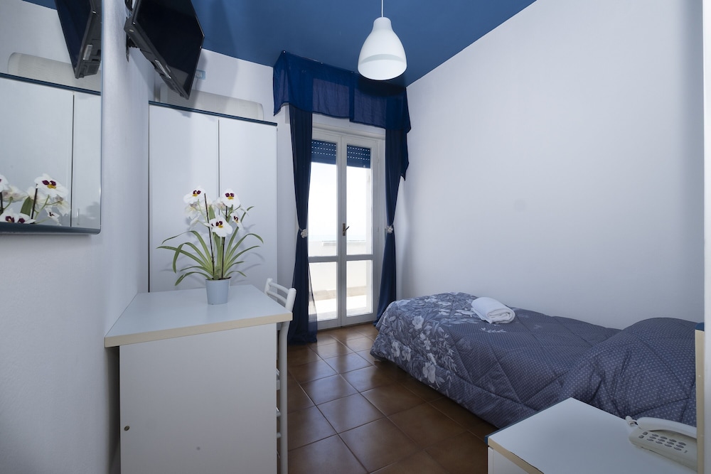 Single Room, Sea View photo 1