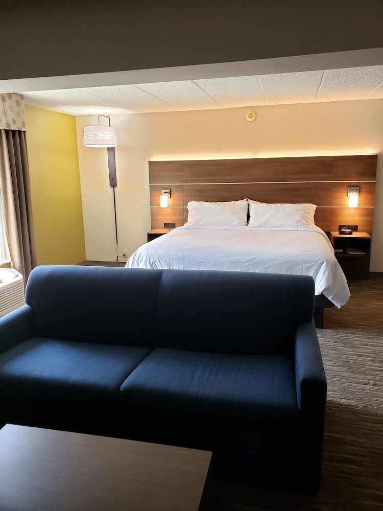 Suite, 1 King Bed, Accessible (Mobility) - Photo 1