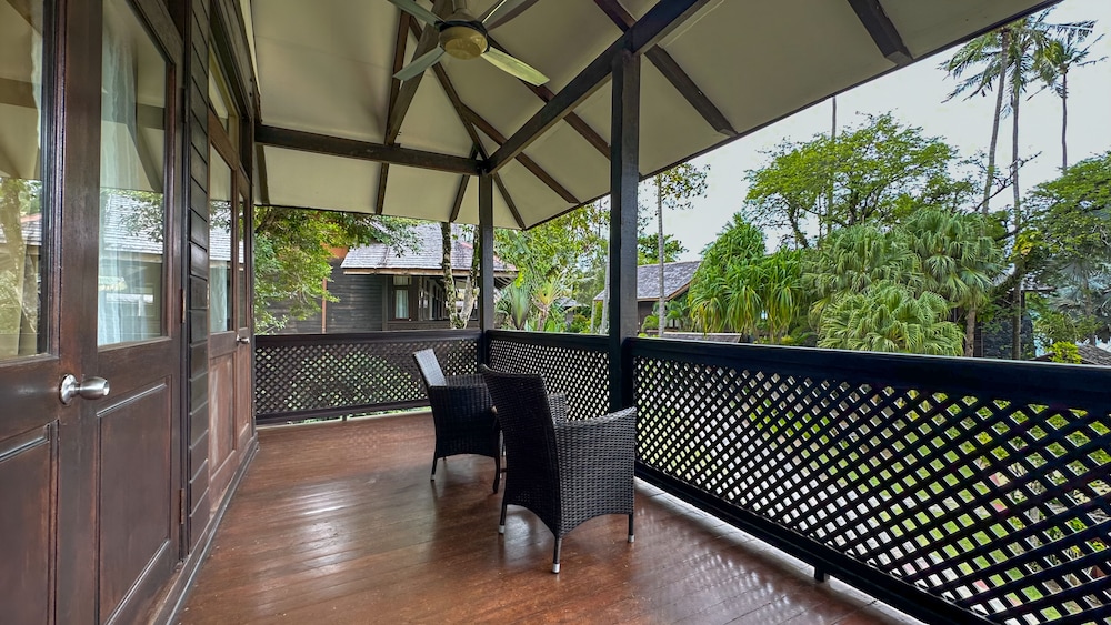 One Bedroom Garden View Suite - Photo 15