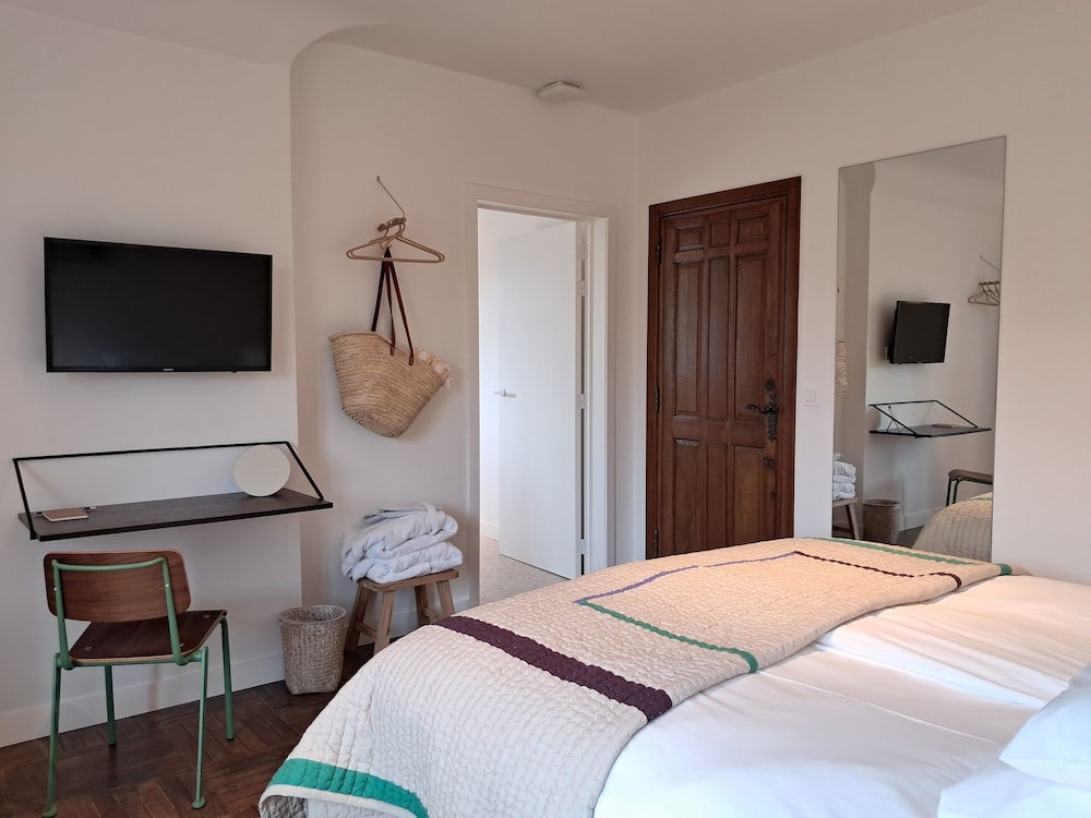 Deluxe Twin Room photo 2