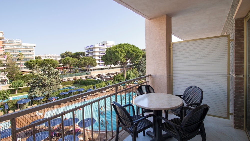 Family Suite, Pool View (2 Adults+2 Children) photo 3