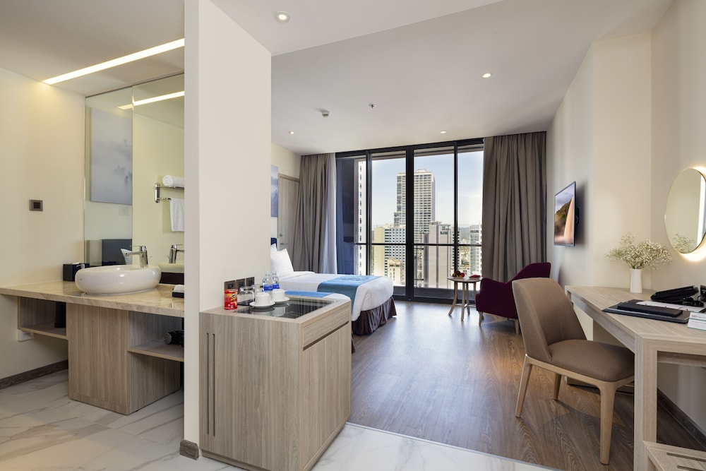 Deluxe Twin Room, Balcony, City View - Photo 2