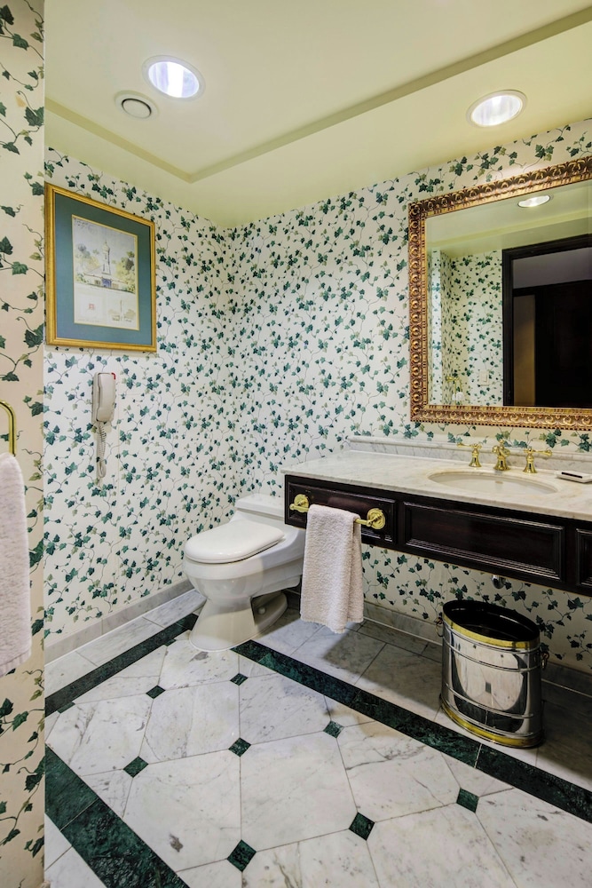 Club Suite, 1 King Bed, Terrace (Terrace) - Photo 5