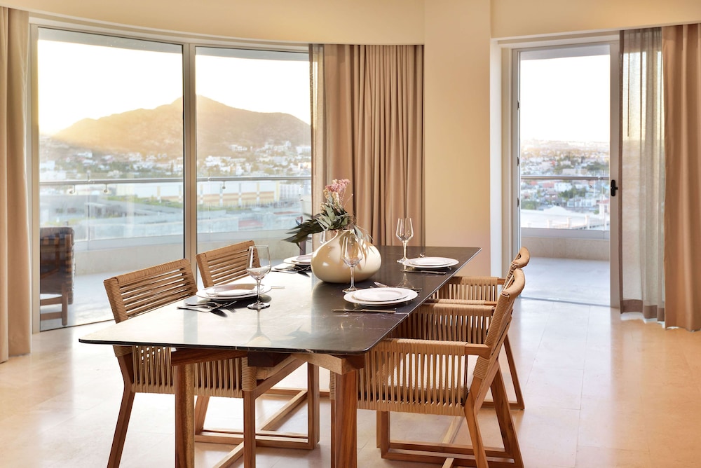 Suite, 3 Bedrooms (Sunset) thumbnail 6