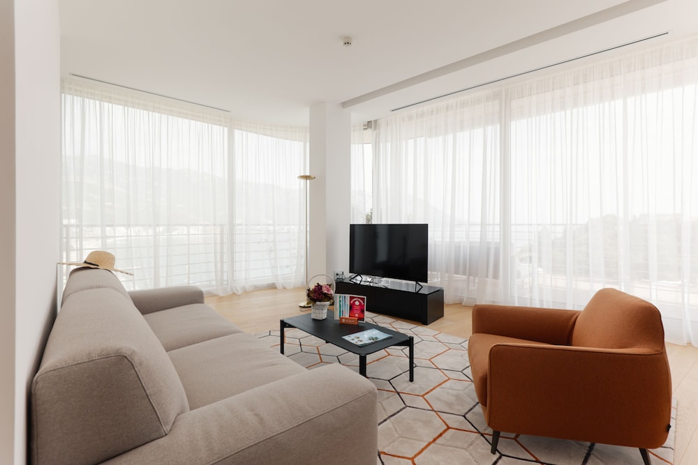 Apartment, 2 Bedrooms, Partial Ocean View