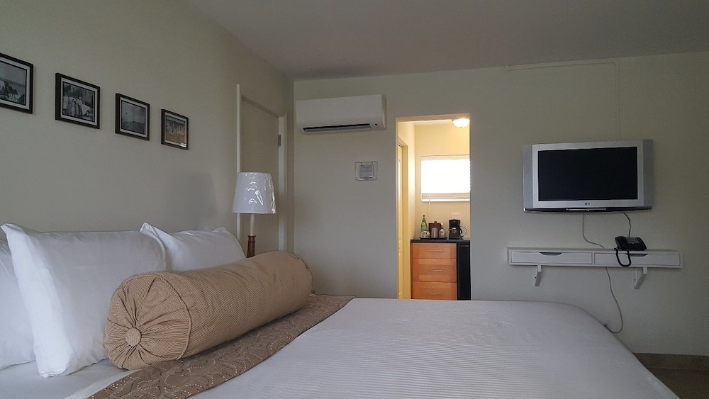 Habitación Tradicional, 1 cama King, Acceso a la Piscina, Planta Baja