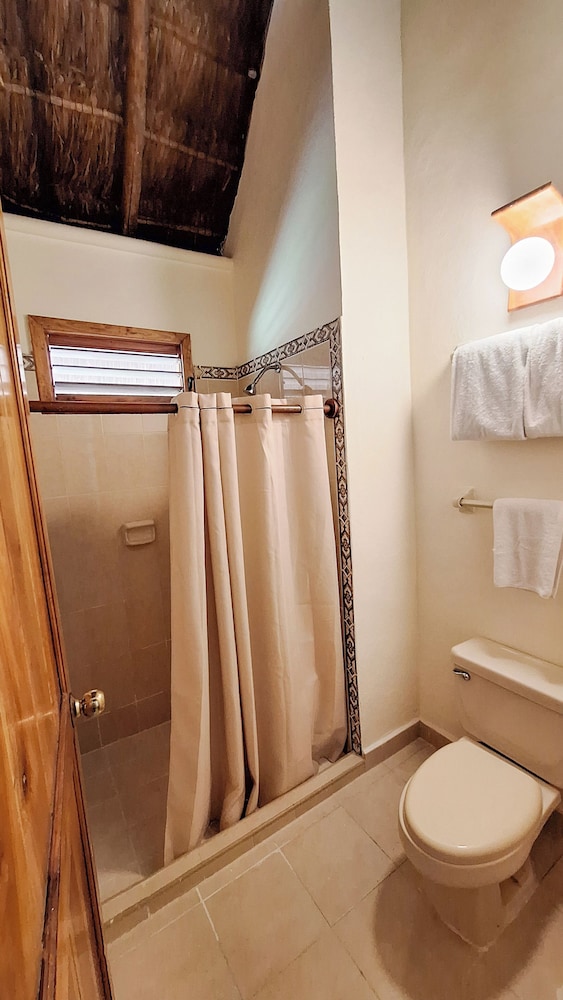 Standard Double Room, 2 Double Beds - Photo 16