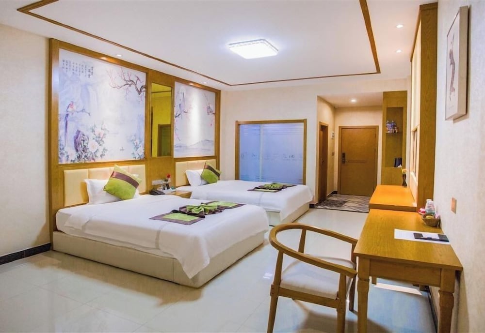 Deluxe Double or Twin Room