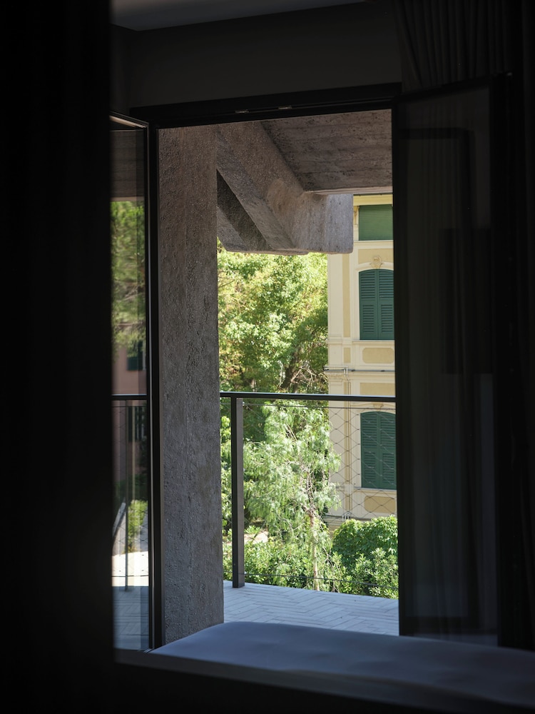 Premium Room, Balcony - Photo 5