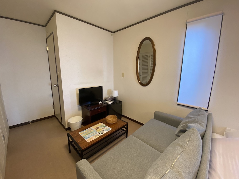 Deluxe Triple Room, 3 Twin Beds, Ocean View photo 2