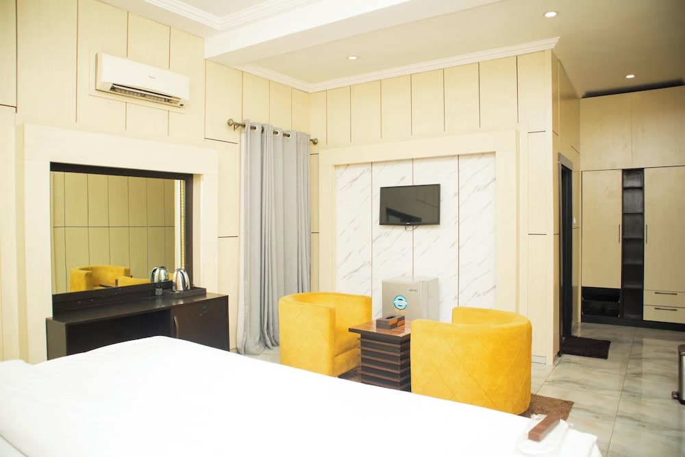 Deluxe Room, City View photo 2