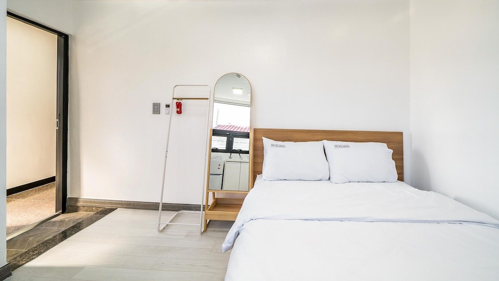 Basic Room, 1 Bedroom (201) - Photo 7