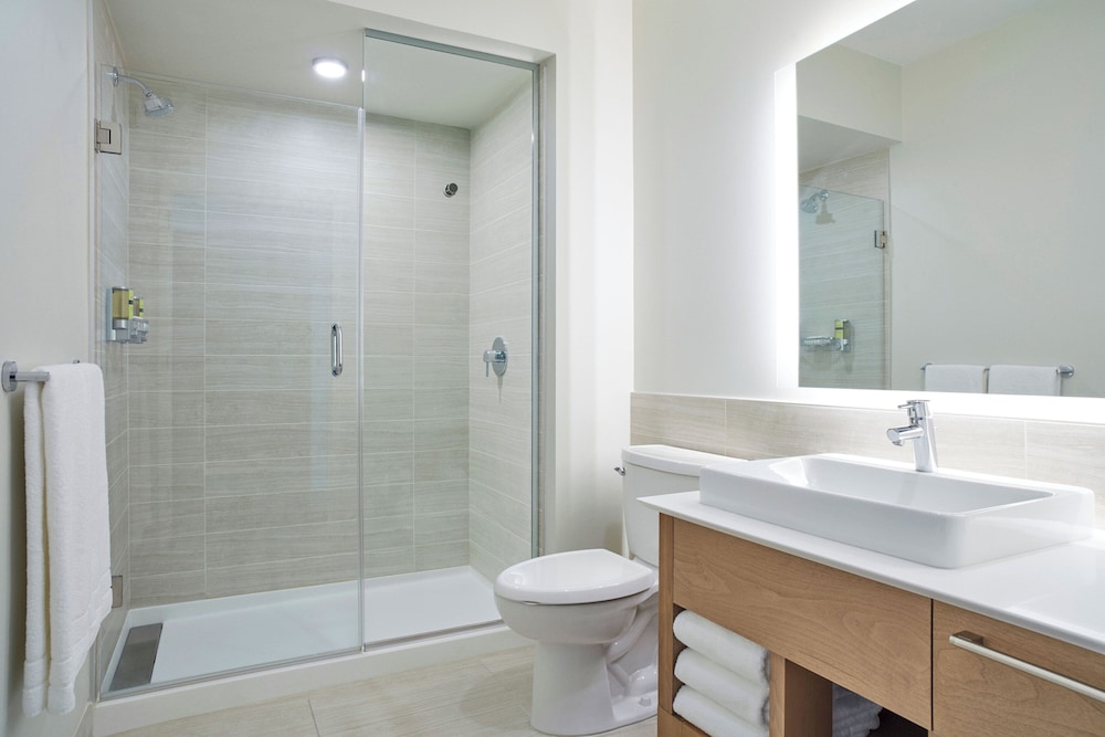 Suite, 1 Bedroom - Photo 4