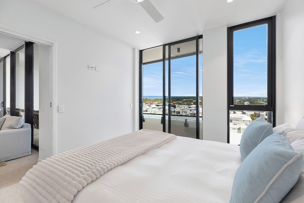 Superior Apartment, 3 Bedrooms, Partial Ocean View photo 1
