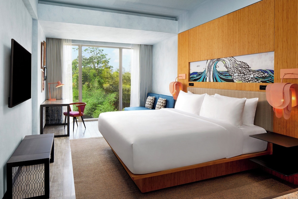 1 King Bed, Aloft Large Guest Room - Photo 1