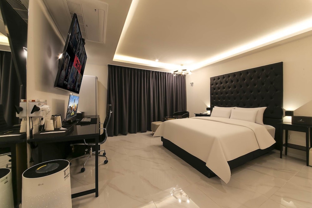 Premium Room - Photo 1
