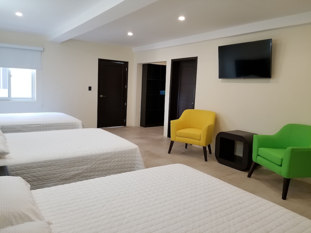 Luxury Triple Room, Multiple Beds, 2 Bathrooms, Corner