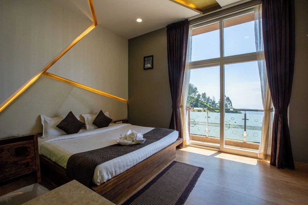 Deluxe Room, Balcony, Mountain View photo 1