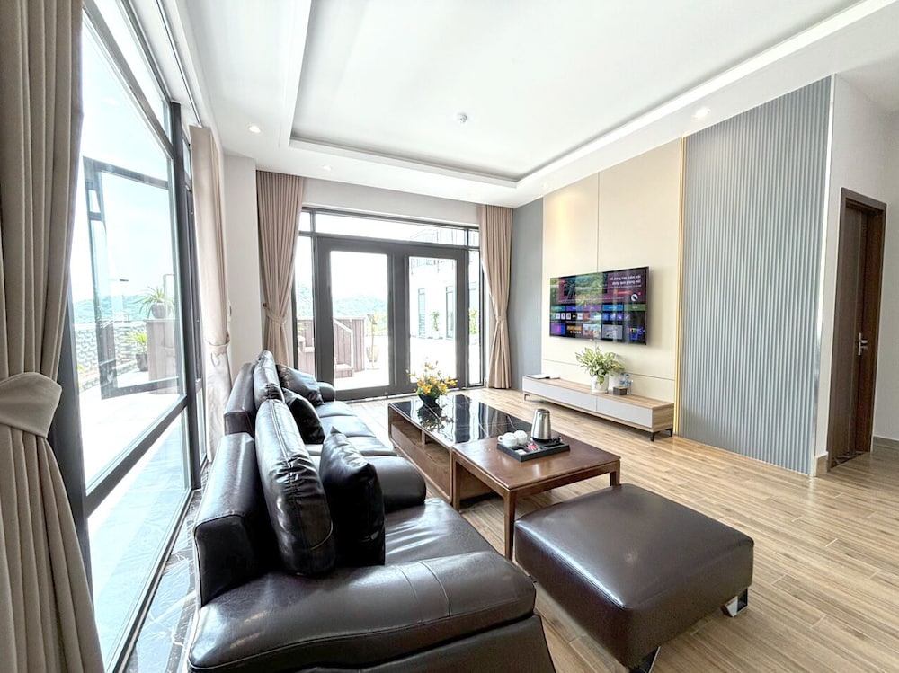 Luxury Apartment, Sea View