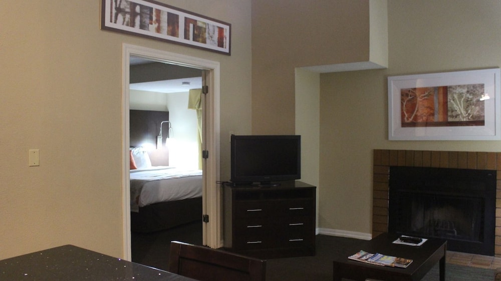 Suite, Multiple Beds, Non Smoking (Two-Bedroom) - Photo 10
