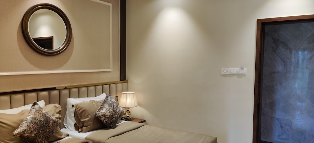 Deluxe Double or Twin Room - Photo 32