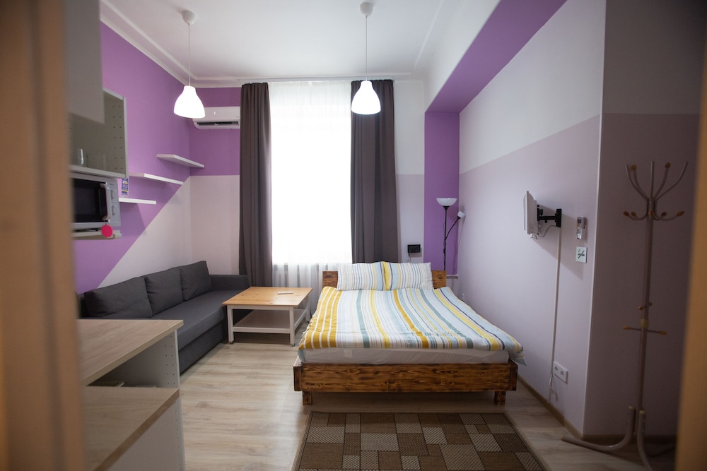 Apartment (Aleutskaya)