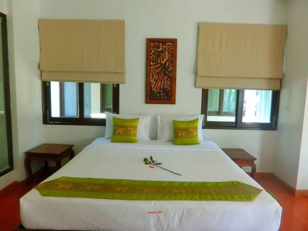Villa (Beachfront) photo 3
