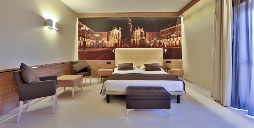 Deluxe Room, Balcony - Photo 7