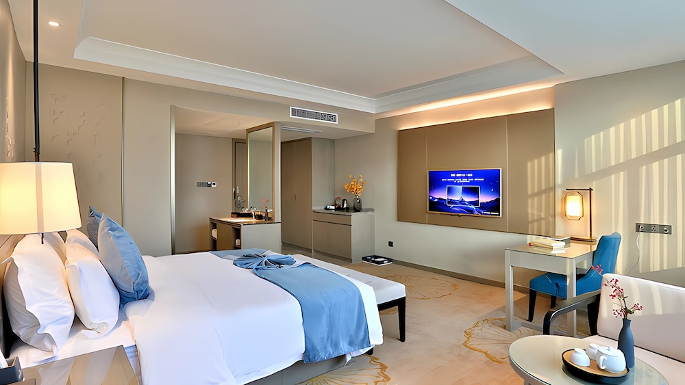 Executive King Bed Room - Photo 6