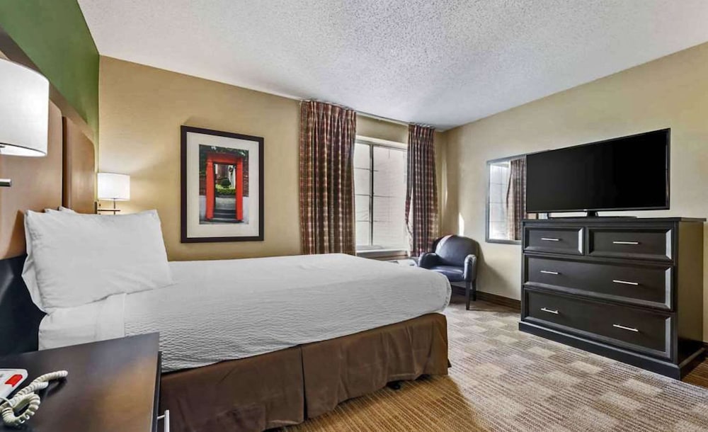 Suite, 1 Queen Bed, Non Smoking (Efficiency) - Photo 11