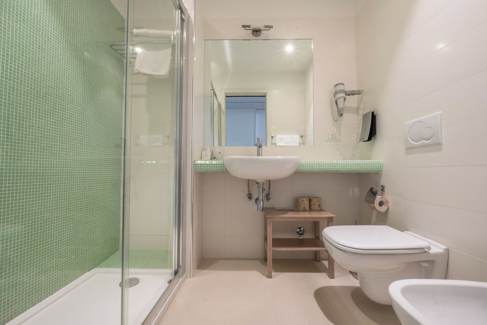 Deluxe Triple Room, Sea View - Photo 4