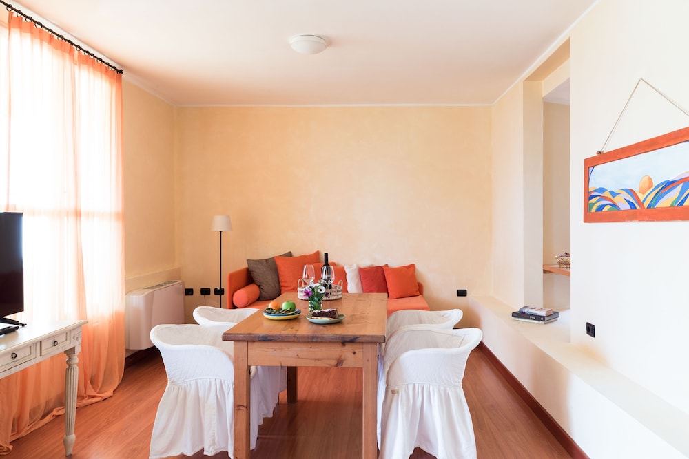 Basic Apartment, 2 Bedrooms, Patio, Ground Floor photo 3