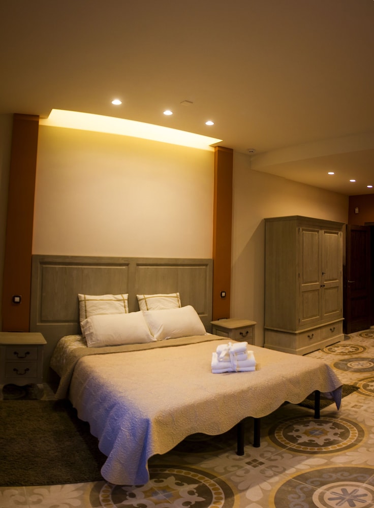 Superior Double Room, City View photo 3