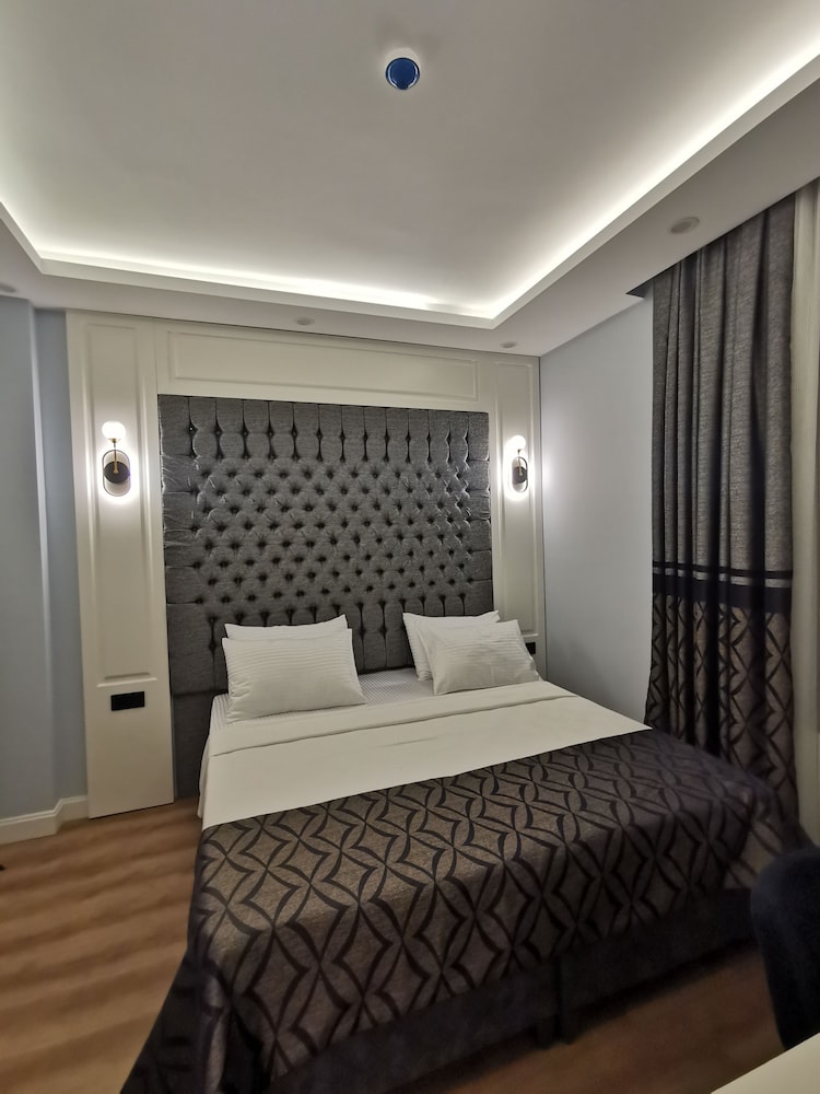 Standard Double or Twin Room photo 2