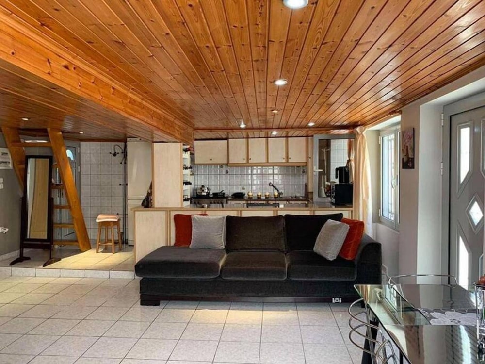 Apartment photo 1