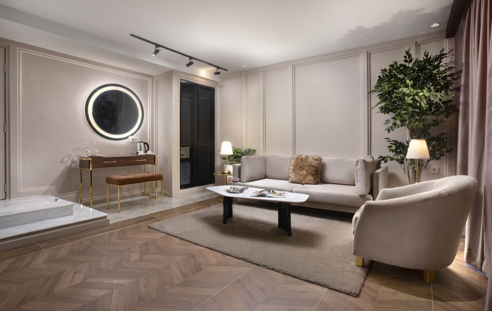 Executive Suite with Turkish Hammam - Spa Bath - Fireplace photo 2