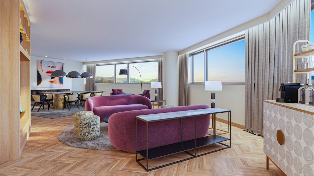Room (Ultimate ME | 2+2)