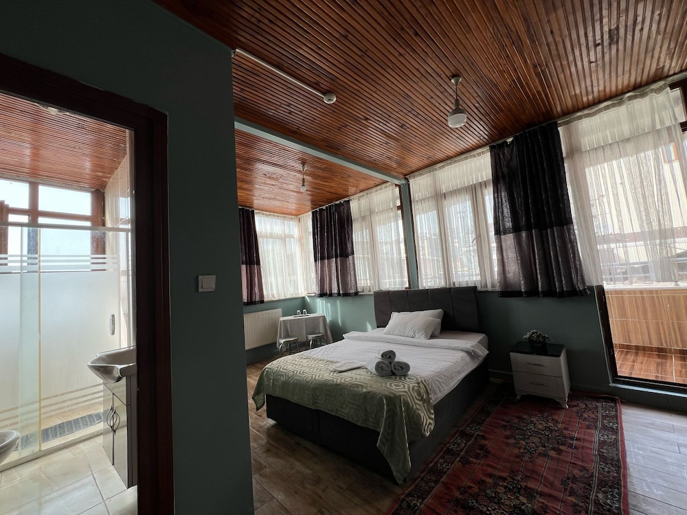 Grand Double Room photo 2